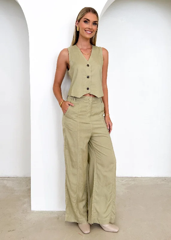 riella-vest-olive