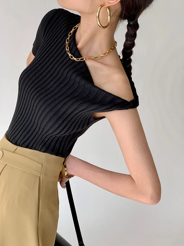 asymmetrical-neck-one-shoulder-off-knit-top