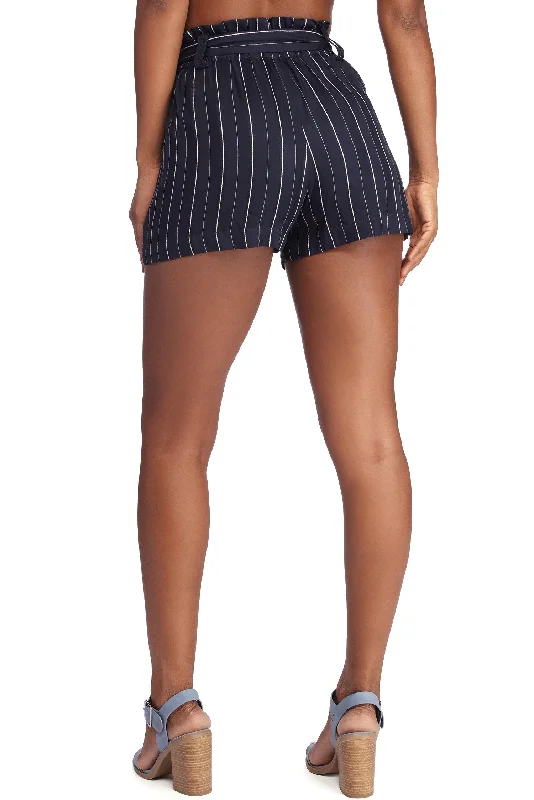 belted-and-striped-high-waist-shorts-064031048001