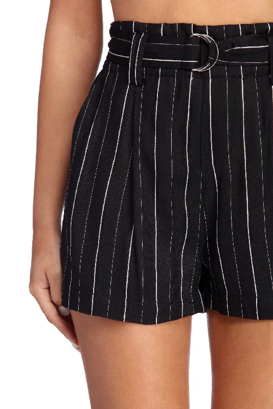 belted-and-striped-high-waist-shorts-064031048001