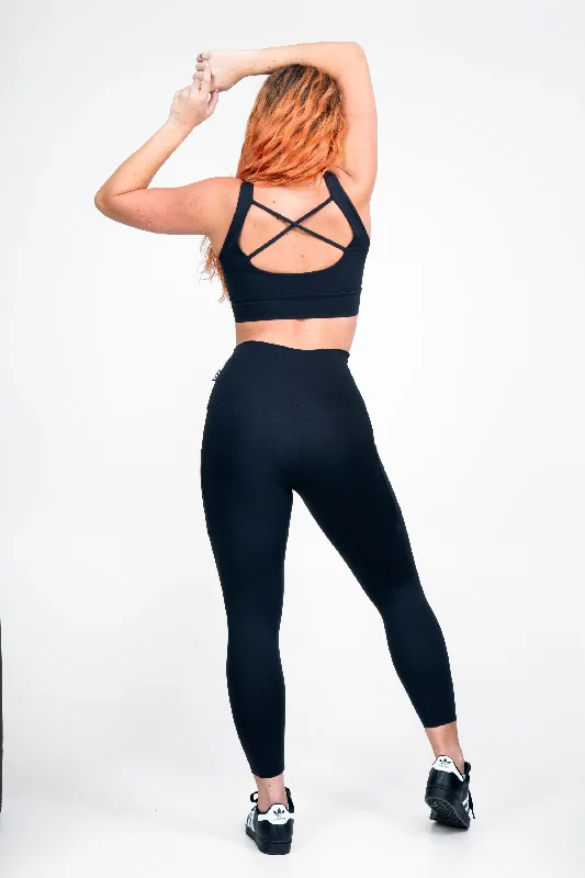 black-body-contouring-panel-pocket-extra-high-waisted-7-8-leggings