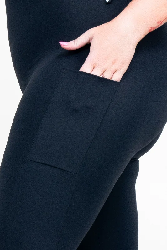 black-body-contouring-panel-pocket-extra-high-waisted-7-8-leggings