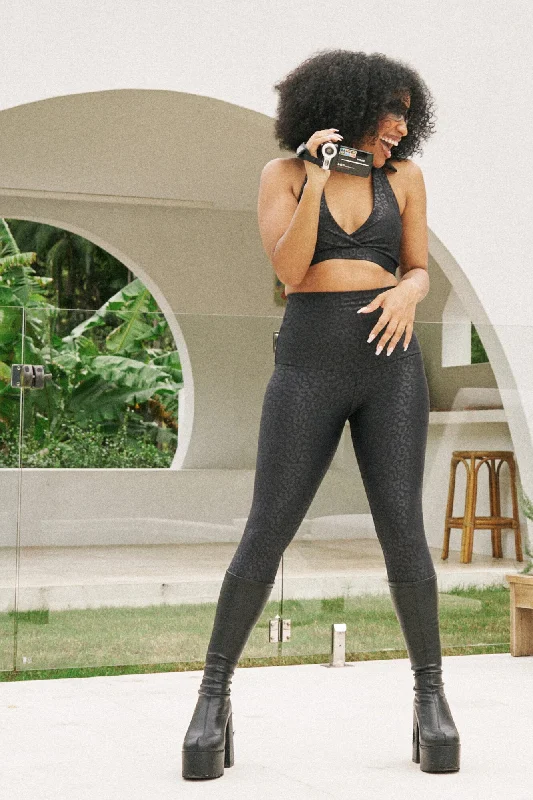 black-exotic-touch-jag-extra-high-waisted-capri-leggings-r2w