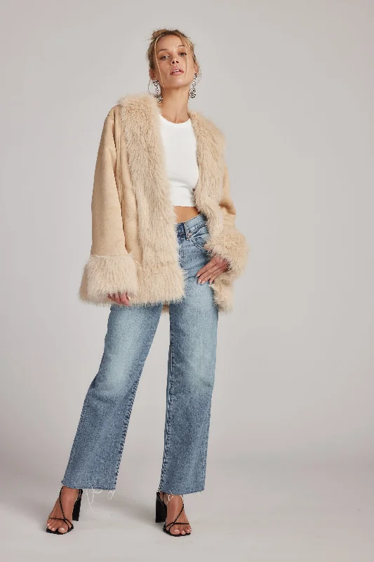 catherine-beige-faux-fur-trim-coat