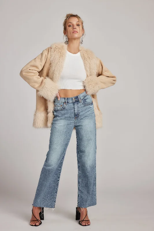 catherine-beige-faux-fur-trim-coat