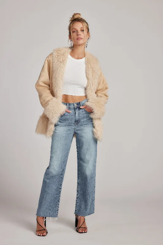 catherine-beige-faux-fur-trim-coat