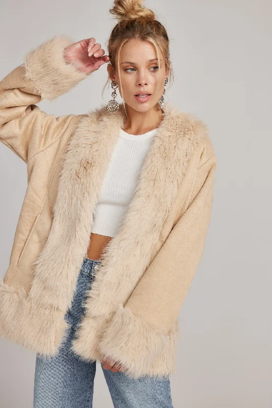 catherine-beige-faux-fur-trim-coat