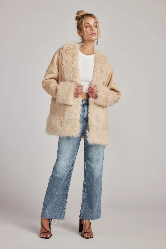 catherine-beige-faux-fur-trim-coat