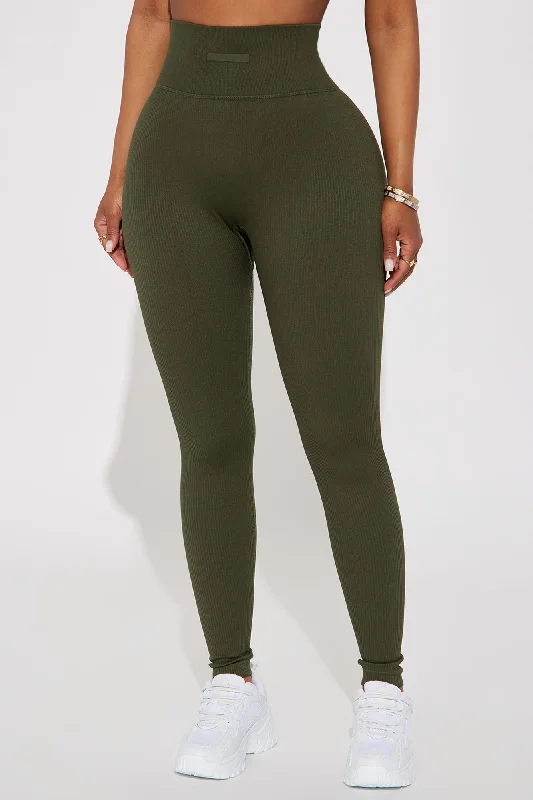 Fighter Ribbed Active Legging In Infinity Seamless - Olive