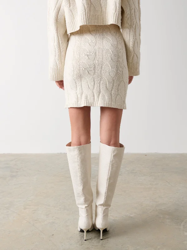 hunter-cable-knit-mini-skirt-cream