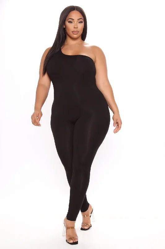 nova-season-one-shoulder-jumpsuit-black