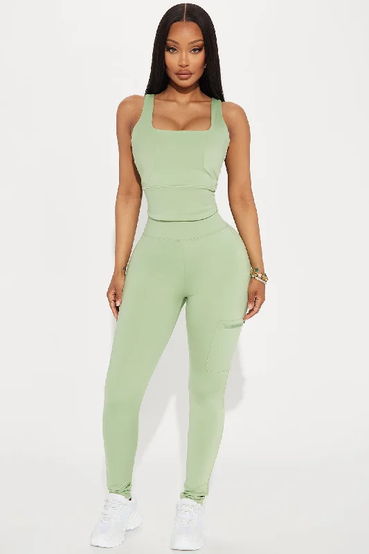 pace-yourself-elevate-active-legging-sage