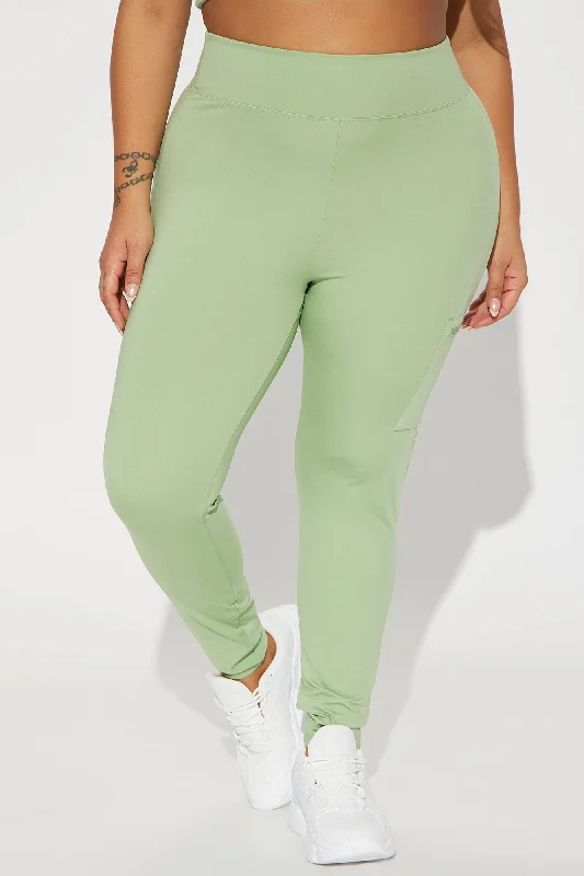 pace-yourself-elevate-active-legging-sage