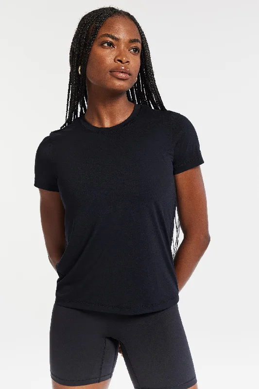 performance-short-sleeve-black-2