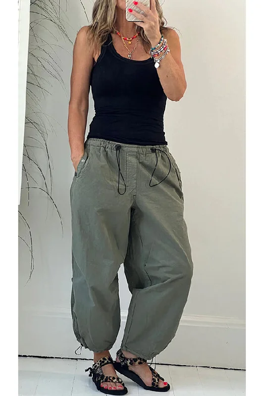 street-style-drawstring-elastic-waist-pocketed-cargo-pants