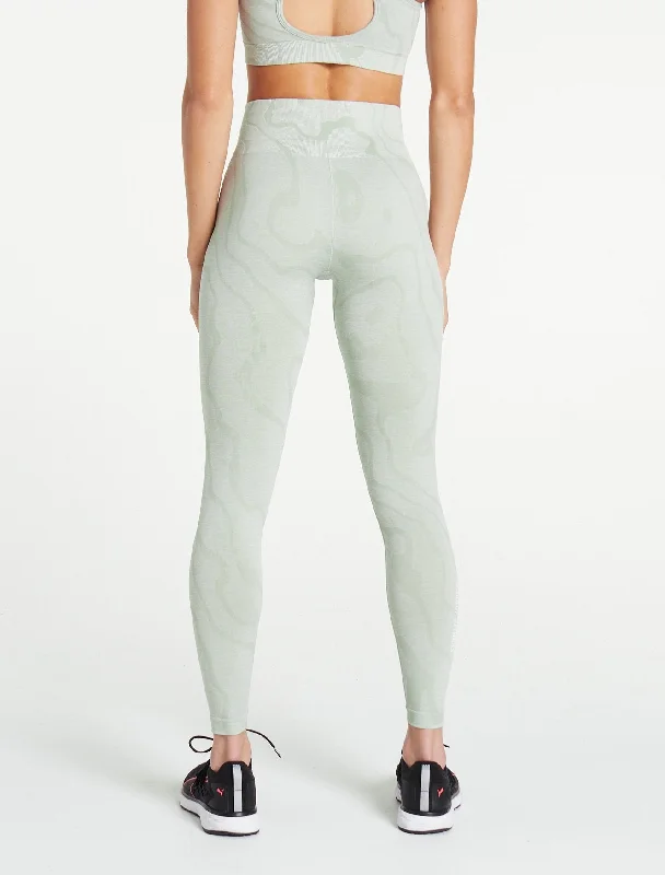 sustainable-seamless-leggings-sage-green